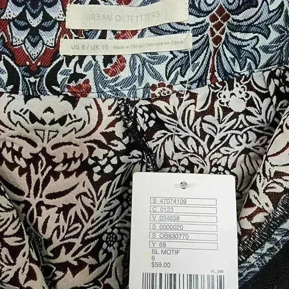 Urban Outfitters Julie Jacquard High Rise Victorian Cropped Pants Size 6 - Picture 6 of 6